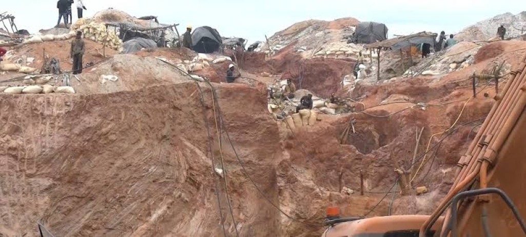 Seis mortos no desabamento da mina “Seis Carros” – MozFlash24H